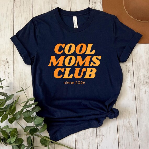 Personalisiertes T-Shirt, Cool Moms Club since, Muttertagsgeschenk, Geschenk für Mamas, mit Jahreszahl, Custom Shirt, Retro Style