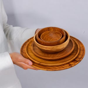 Juego de vajilla de madera de teca hecha a mano / Juego de cuenco y plato de madera / Regalo para el hogar