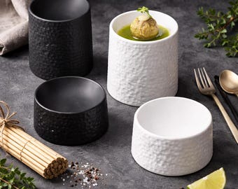 Keramische sushiborden met textuur, minimalistische dessertschalen, serviesgoed moleculair gastronomie
