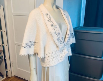 Vintage 40s 50s  Ivory Lambs Wool Angora Bed Jacket Cardigan Sweater  Embroidered size S/M