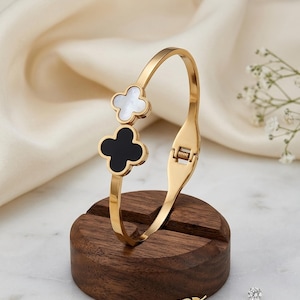 Bracciale rigido Clover da donna - Bracciale in madreperla e smalto, placcato oro