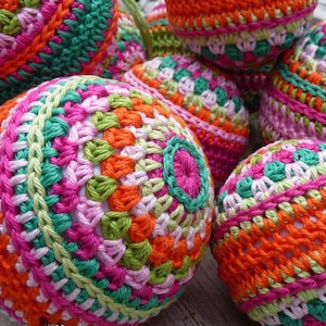 Patrón de crochet Bola de Navidad en 4 tamaños por ATERGcrochet imagen 5