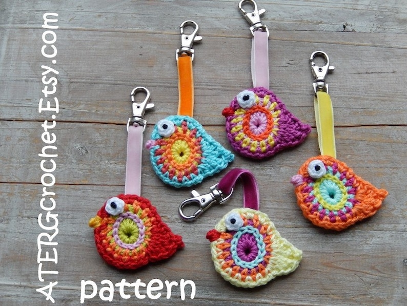 Crochet pattern BIRD key ring by ATERGcrochet image 1