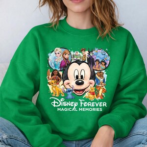 Sudaderas Disney con capucha Magical Memories, sudaderas Disney a juego, diseño de punto de Mickey, Elsa y Simba, trajes Disney para reunión familiar imagen 6