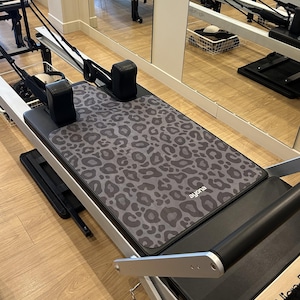 Halkfri Reformer Pilatesmatta | Mikrofibermocka | Miljövänlig hygienmatta i naturgummi | Tillbehör för Pilatesstudio | Premiumförpackning