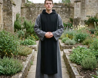 Abito monastico bicolore grigio e nero con scapolare e cappuccio, in cotone, realizzato a mano su misura.