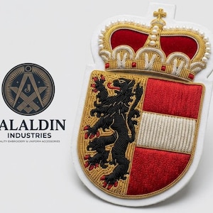 Specialtillverkade handbroderade Bulliontrådsmärken Kyrkoemblem Kungligt vapenmärke Beställningsgjort Uniform Kavajmärke