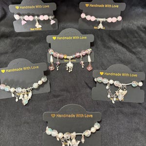 Zelfgemaakte kralen vlinder bedelarmband pastel nep parels glaskralen Cottagecore esthetische sieraden rekbaar stapelbaar cadeau voor haar meisje