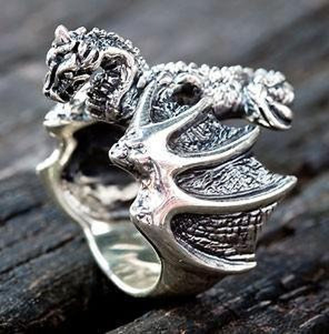 Sold at Auction: Vintage Chinese Silver Dragon Head Ring