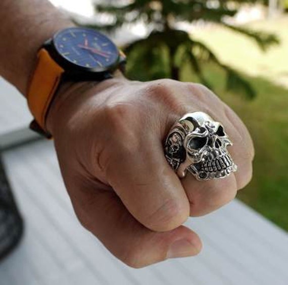 Skull ring hotsell watch