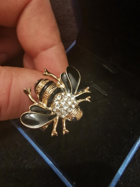 Bienen Statement Ring Gold Farbe mit Steinen. Ein… - image 3