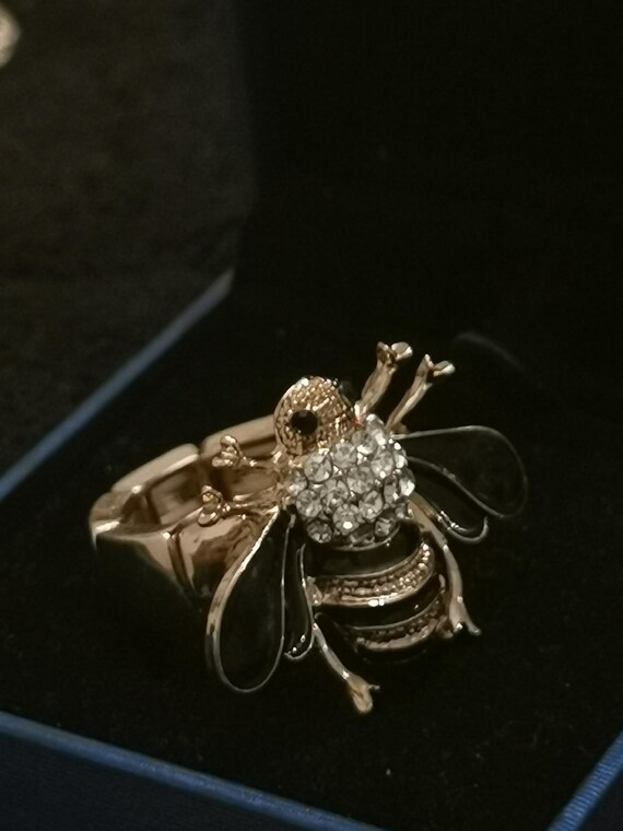 Bienen Statement Ring Gold Farbe mit Steinen. Ein… - image 1