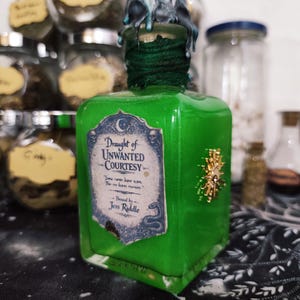 Green Gothic Potion Bottle – Dark Academia Apothecary Decor – Fantasy Witch Shelf Decoration – Handmade Glass Bottle