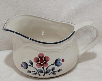 Hearthside Cumberland BRAMBLEBERRY Gravy boat dish 16 oz Vtg Blue Pink Floral