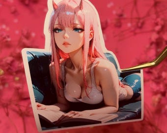 Adesivo di una graziosa ragazza diavolo / Cuscino con capelli rosa in posa / Waifu anime / Vinile opaco impermeabile
