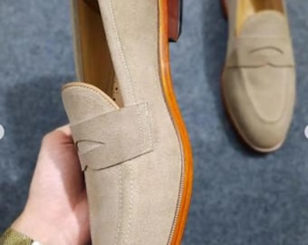 Mocassins penny en daim fabriqués à la main : chaussures en cuir beiges