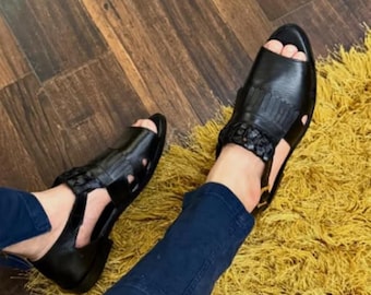 Sandalias gladiadoras de cuero hechas a mano: Zapatos de vestir de verano personalizados para hombre - Zapatos sin cordones con elegantes recortes