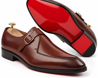 Sapatos masculinos Chris Louboutin de sola vermelha, feitos à mão, para ocasiões formais e formais, em couro marrom.