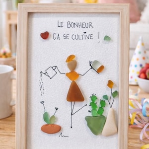 Op de afbeelding: Een handgemaakt houten bord met de tekst "Welkom" in een speels lettertype. Het bord heeft een verweerde witte achtergrond en een donkerbruine lijst, ideaal voor een voordeur. Het bord is ongeveer 30 cm breed en 15 cm hoog.