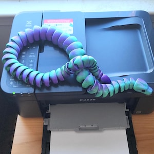 Serpiente pitón bola articulada impresa en 3D - Amplia variedad de colores y tamaños.