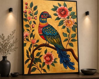 Può includere: Una stampa d'arte incorniciata raffigurante un uccello dai colori vivaci con piumaggio blu, verde e rosso appollaiato su un ramo marrone. Lo sfondo è di colore oro testurizzato, decorato con fiori stilizzati rosa e arancioni e foglie verdi.