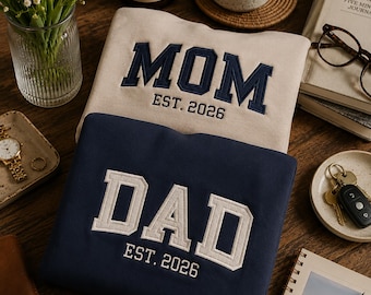 Embroidered Mom and Dad Matching Sweatshirts, Pregnancy Announcement Crewneck, Parents Gift Embroidery Set