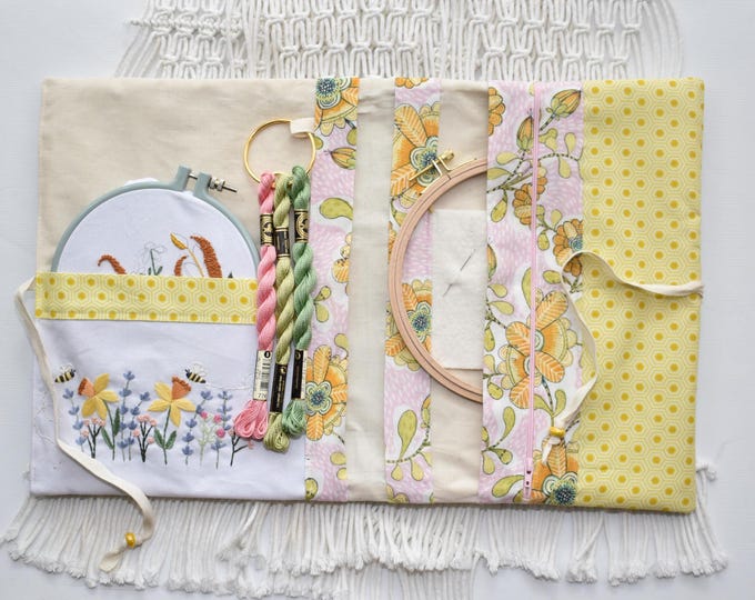Stitching Floss Drop Project Folder, Quilted Needlework Organizer for Embroidery Floss & Tools, Bumble Bees