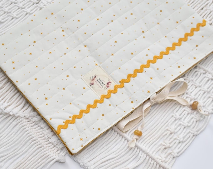 Stitching Floss Drop Project Folder, Quilted Needlework Organizer for Embroidery Floss & Tools