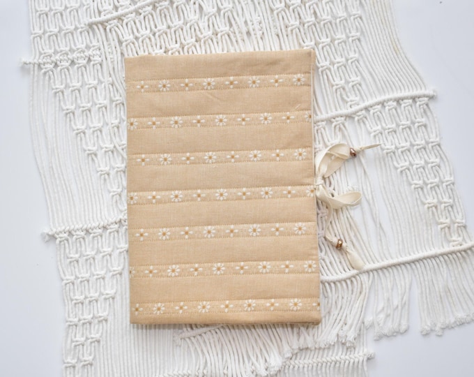 Stitching Floss Bobbin Project Folder, Quilted Needlework Organizer for Embroidery Floss & Tools