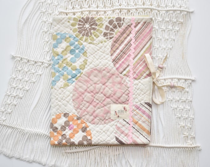 Stitching Floss Bobbin Project Folder, Vintage Quilted Needlework Organizer for Embroidery Floss & Tools
