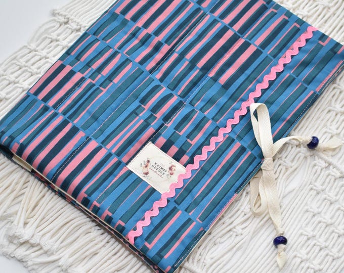 Stitching Floss Bobbin Project Folder, Quilted Needlework Organizer for Embroidery Floss & Tools