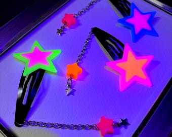 Frutiger Metro Blacklight Reactive Star Barrette