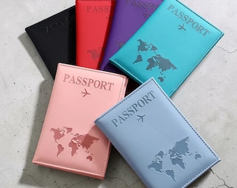 Funda para pasaporte personalizada con nombre y mapa del mundo. Regalo de viaje personalizado para parejas.