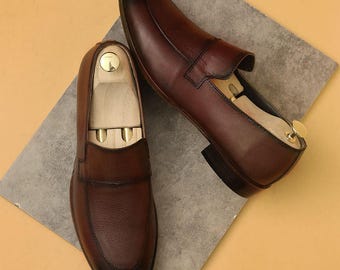 Zapatos de vestir sin cordones para hombre, de cuero marrón de grano completo, hechos a mano; mocasines de lujo artesanales.