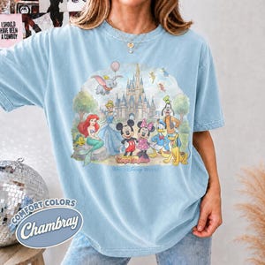 Retro Walt Disney World-shirt, vintage jaren 90 Disney World Magic Kingdom-shirt, shirt Disney Mickey en zijn vrienden, Disney Family Trip 2026 Tee ChamBray/Light Blue