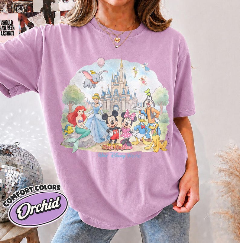 Retro Walt Disney World-shirt, vintage jaren 90 Disney World Magic Kingdom-shirt, shirt Disney Mickey en zijn vrienden, Disney Family Trip 2026 Tee Orchid