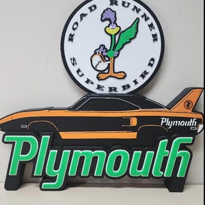 Plymouth Road Runner 10" Autos hot rod Exhibición de pared o escritorio Logotipo Cinta adhesiva 3 m para fijar Decoración Arte Decoración del hogar Letrero 10×10 Regalo Mamá Papá Auto Clásico