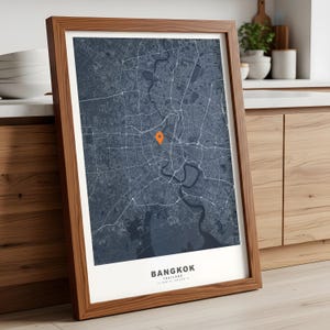 Makieta ramki orzechowej w formacie PSD, minimalistyczna dekoracja ścienna do kuchni