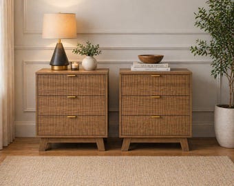Modern Wood Nightstand with USB Charging, 3 Drawer Bedside Cabinet, Fluted Side Table, Small Storage Dresser for Bedroom