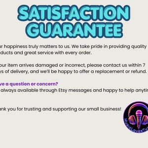 Puede incluir: Imagen con el texto "SATISFACTION GUARANTEE" en azul. El texto a continuaci&oacute;n describe el compromiso del vendedor con la calidad y el servicio al cliente, incluidas las devoluciones. Un logotipo circular con auriculares y un micr&oacute;fono est&aacute; en la parte inferior derecha.