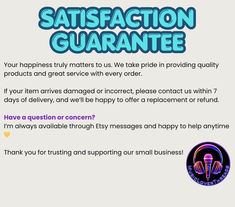 Puede incluir: Imagen con el texto "SATISFACTION GUARANTEE" en azul. El texto a continuaci&oacute;n describe el compromiso del vendedor con la calidad y el servicio al cliente, incluidas las devoluciones. Un logotipo circular con auriculares y un micr&oacute;fono est&aacute; en la parte inferior derecha.