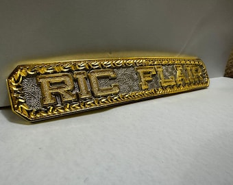 Placas identificativas clásicas estilo Crumrine del Campeonato Mundial de Peso Pesado Big Gold