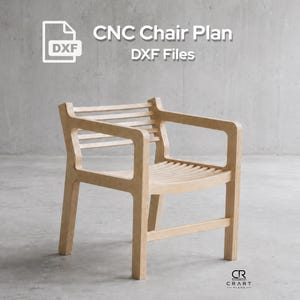 Puede incluir: Una silla de madera de color claro con reposabrazos y asiento y respaldo de listones. La silla está sobre un fondo gris. El texto en la parte superior dice "CNC Chair Plan DXF Files". La silla es de diseño moderno.