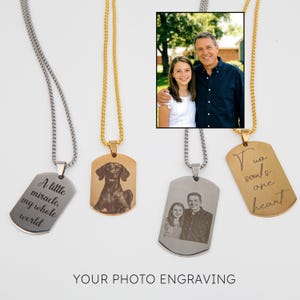 Graverat fotohänge | Personligt rektangulärt halsband | Minnesmycken i rostfritt stål | Gåva med foto och text framtill