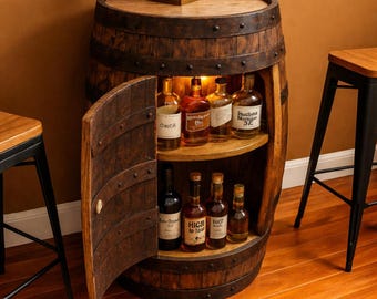 Mobile barile per whisky ristrutturato artigianalmente con luce interna