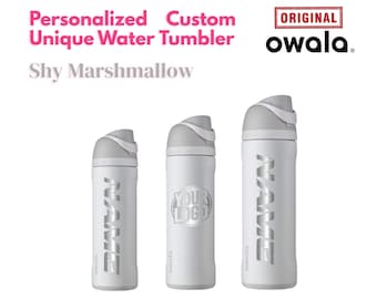 Garrafa de água Owala Freesip de 710 ml (24 oz) com estampa de marshmallow, personalizada com gravação a laser, ideal para presentear a pessoa amada.
