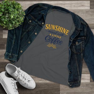 Sunshine Mixed With A Little Coffee Shirt, Coffee Lover Tee, Cute Summer Coffee Tee, Cozy Graphic Shirt, Morning Coffee Shirt, Sunshine Tee afbeelding 4