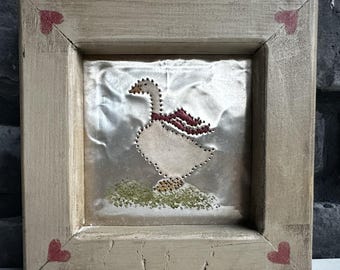 Cuadro decorativo de pared con marco de metal y madera estilo años 90 de Country Goose Heart, ideal para la casa de campo o la abuela.