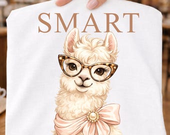 Lhama Inteligente PNG, Design Fofo para Camiseta com Animal Nerd, Alpaca com Laço Coquette - Download Digital para Sublimação em Canecas e Adesivos
