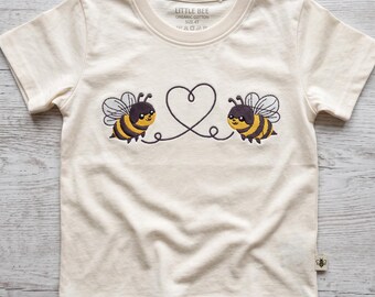 Two Bees Heart Embroidery Design: Romantic Couple Machine File (4 Sizes)